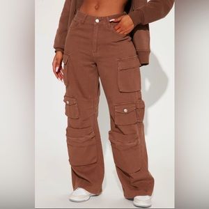 Fashion Nova High-Rise Cargo Jeans Size 7 *NWT*